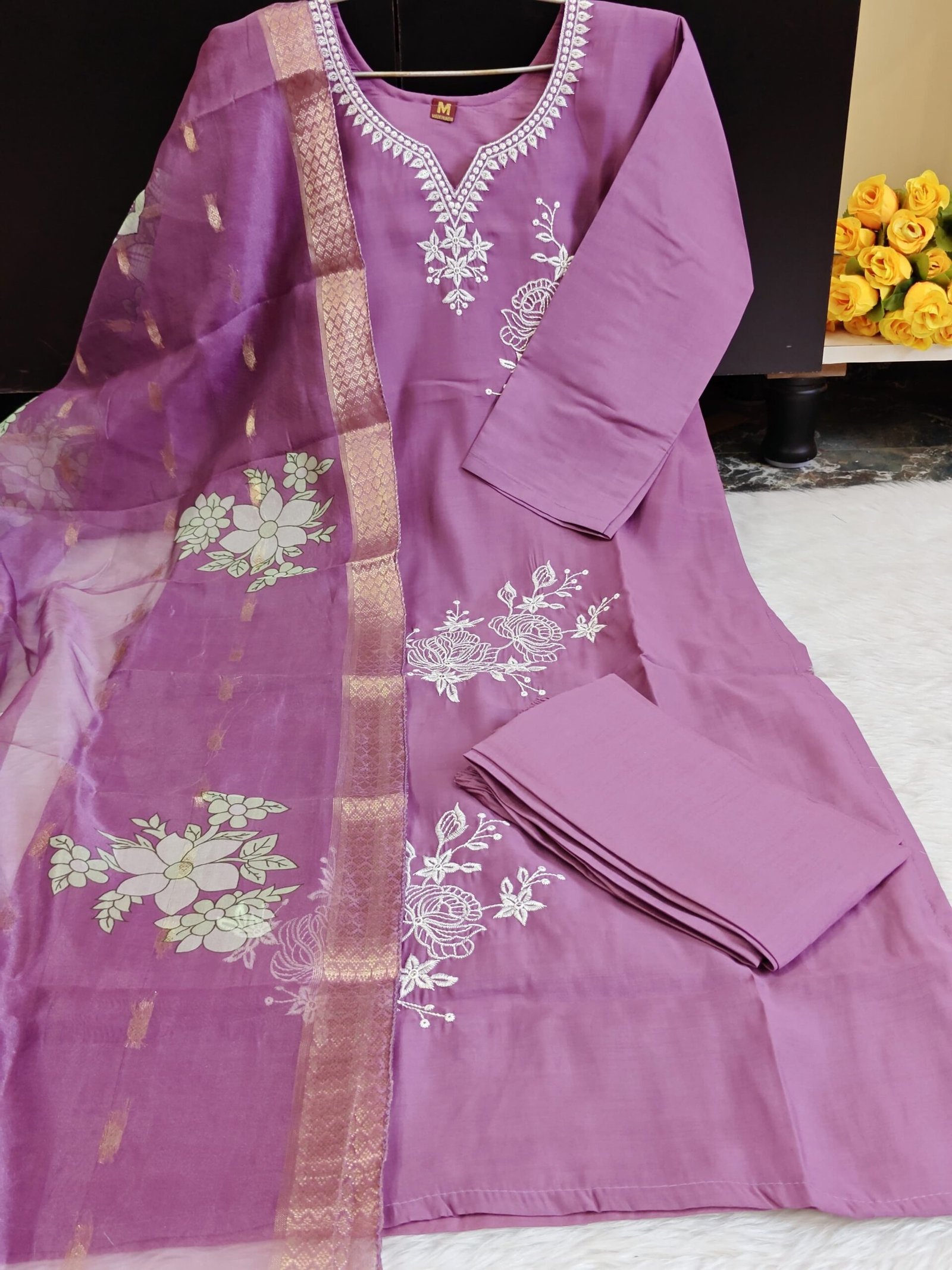 LAVENDAR WHITE FLORAL SET