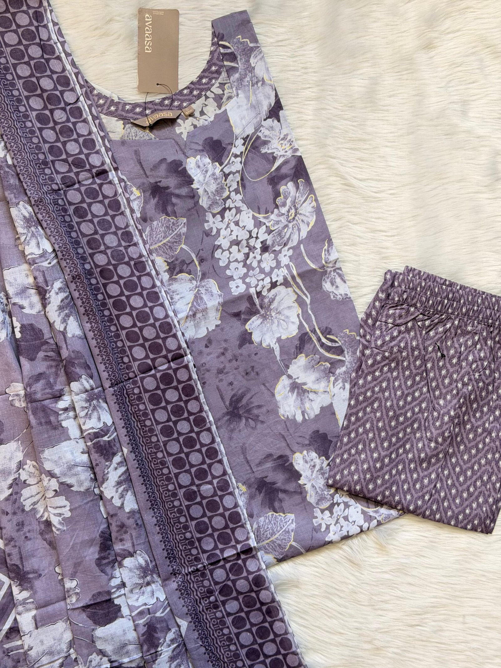 LEVAN WHITE COTTON SET