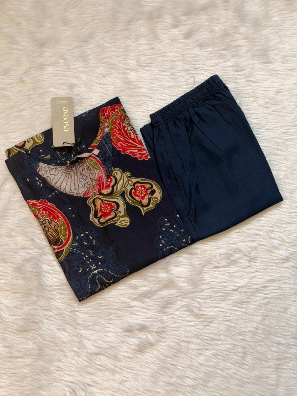 NEVY FLORAL CORD