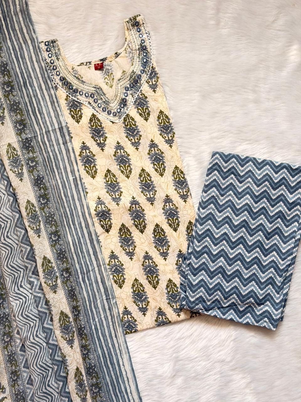 IVORY AND GREY COTTON SET