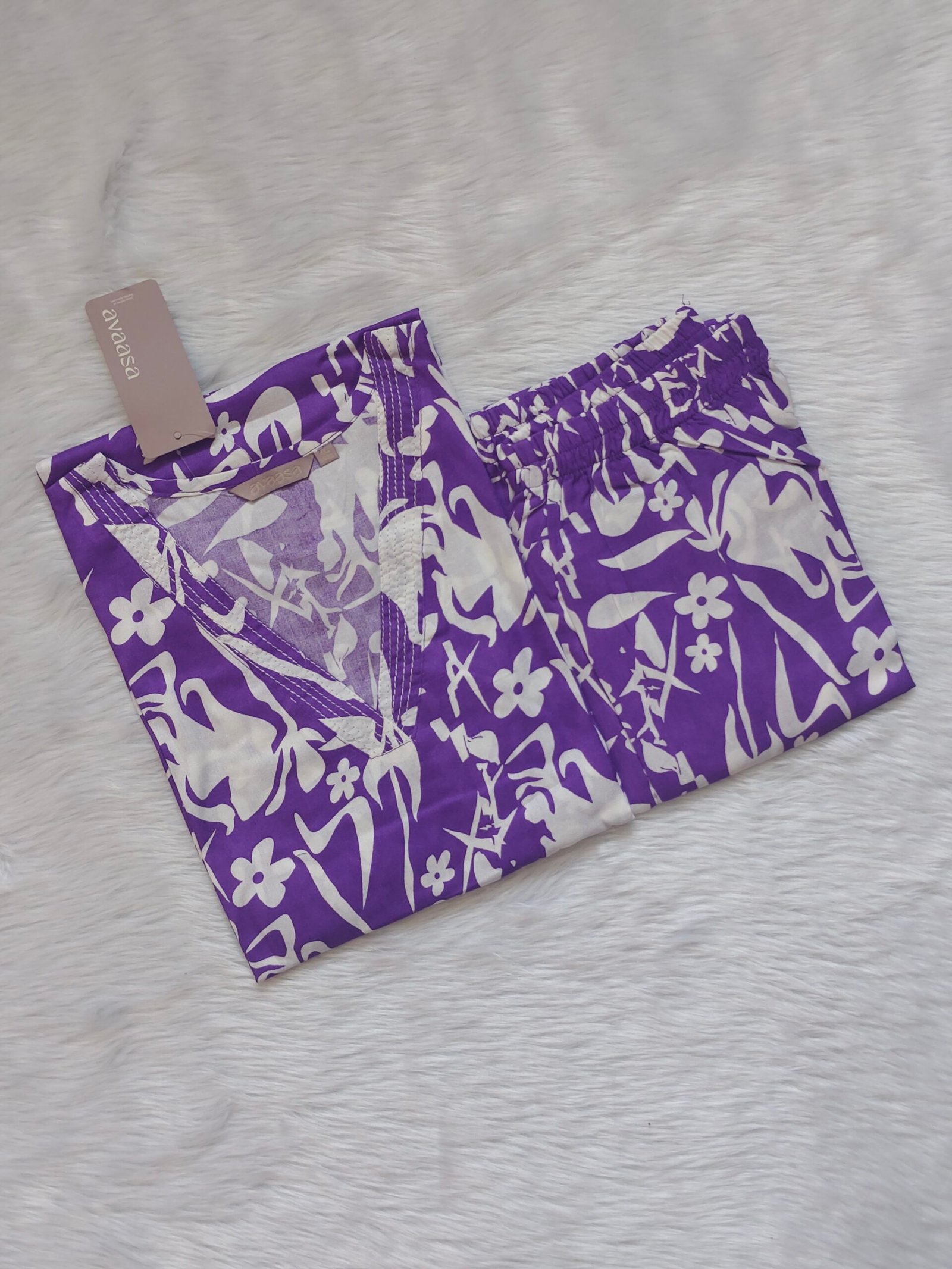 VIOLET AND WHITE CORD