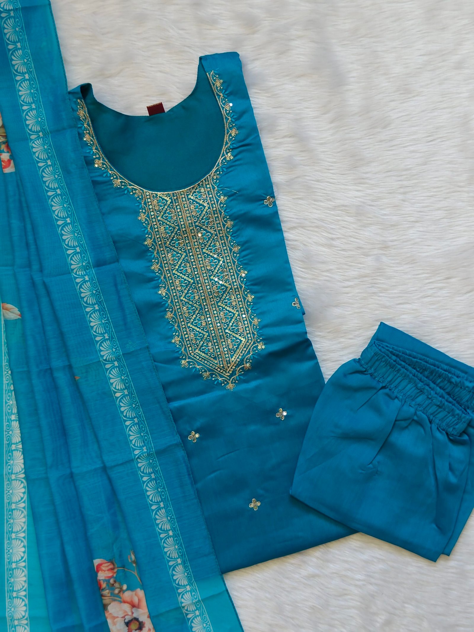 BLUISH SET